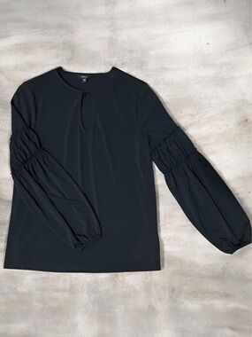 NWOT GUESS Black Keyhole Front Ruched Tiered Balloon L/S Romantic Blouse XS